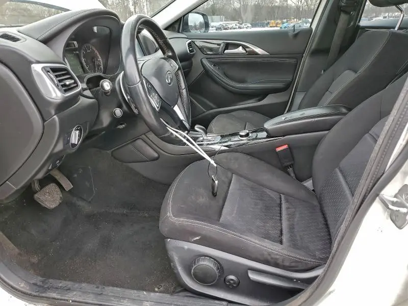 2017 INFINITI QX30 BASE  