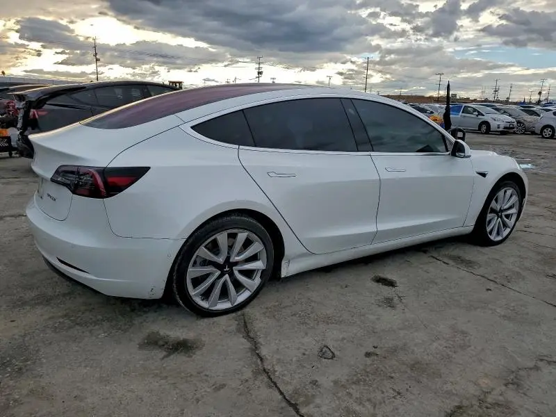 2018 TESLA MODEL 3   