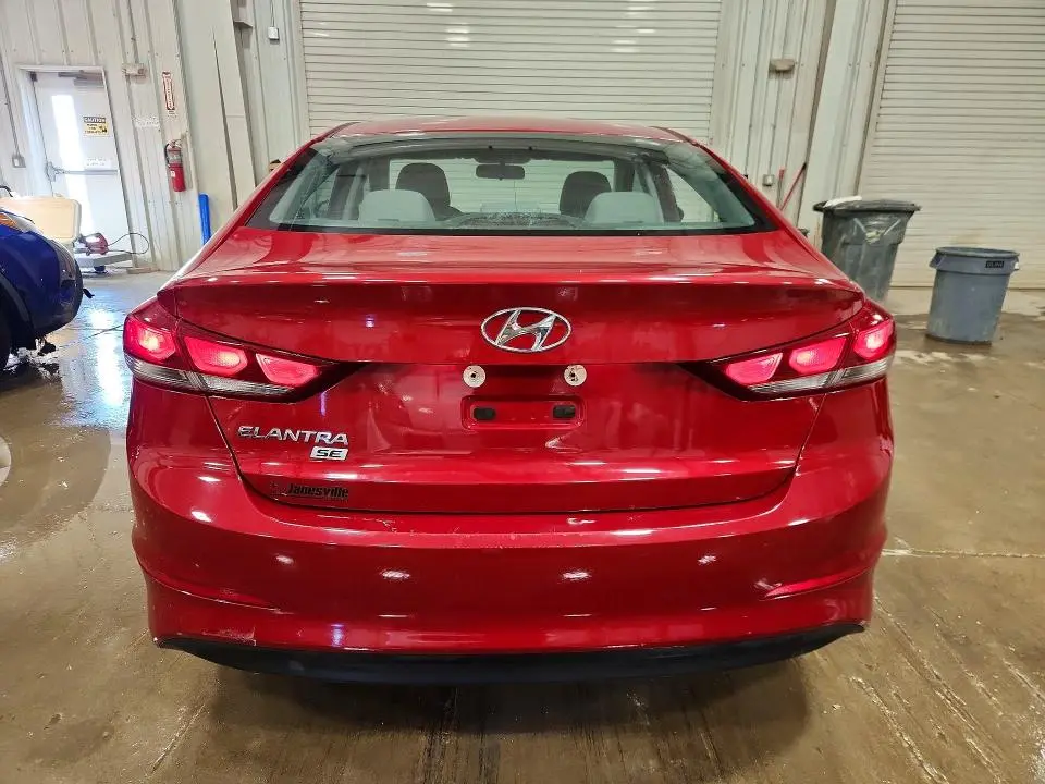 2018 HYUNDAI ELANTRA SE  