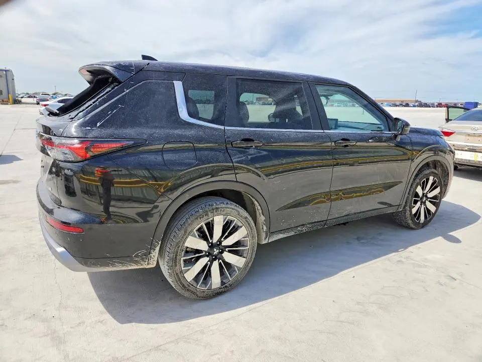 2025 MITSUBISHI OUTLANDER SE  