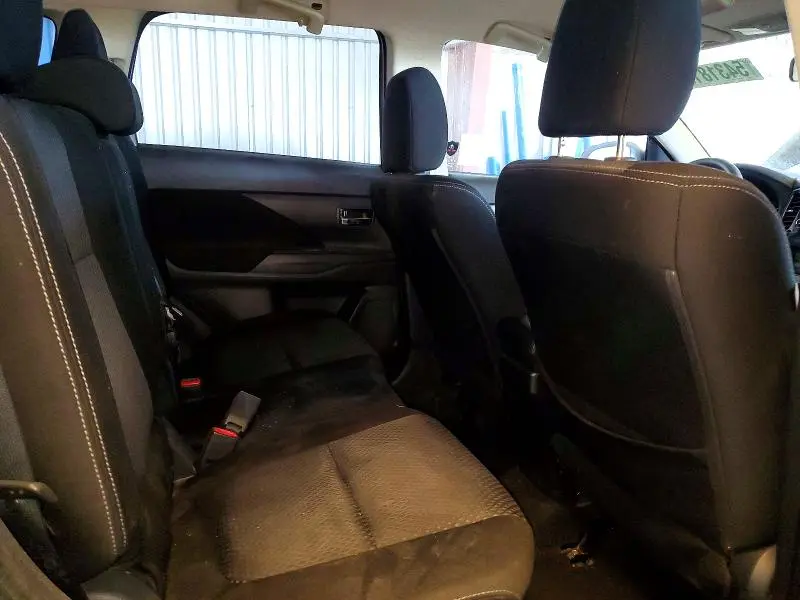 2018 MITSUBISHI OUTLANDER ES  