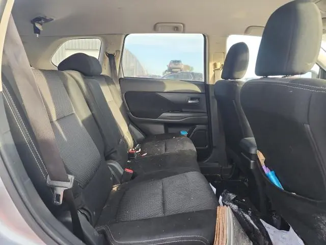 2016 MITSUBISHI OUTLANDER ES  