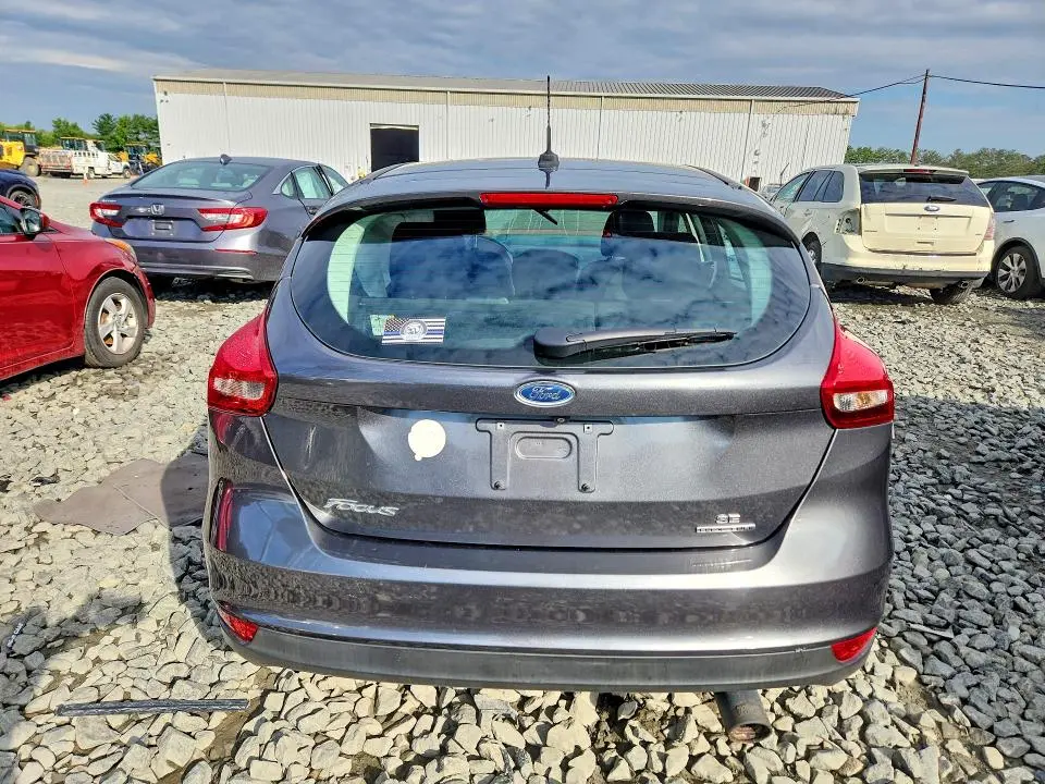 2016 FORD FOCUS SE  