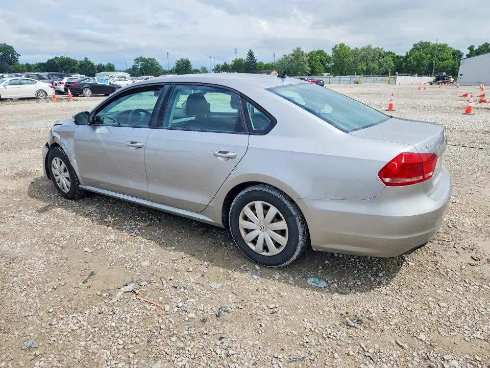 2013 VOLKSWAGEN PASSAT S  
