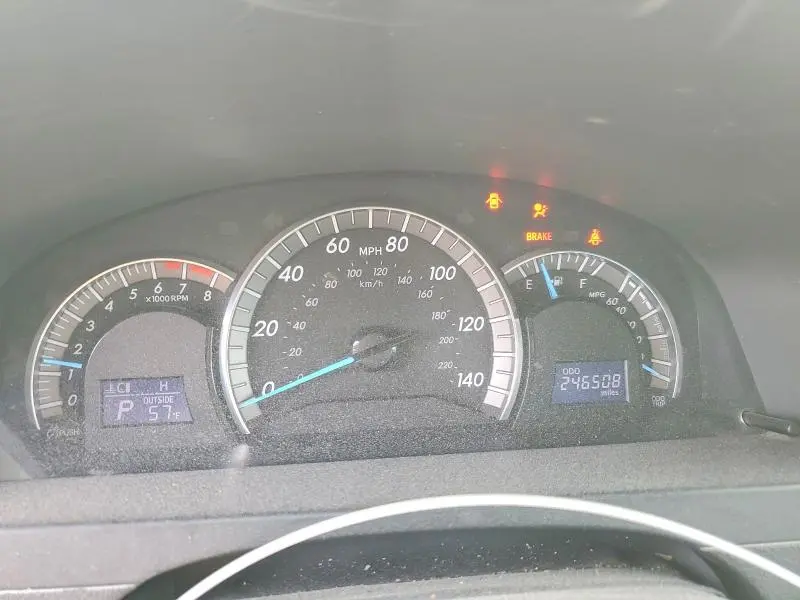 2012 TOYOTA CAMRY SE  