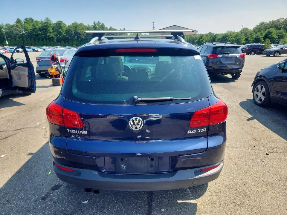 2013 VOLKSWAGEN TIGUAN S  