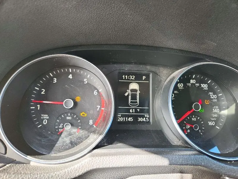 2017 VOLKSWAGEN PASSAT   