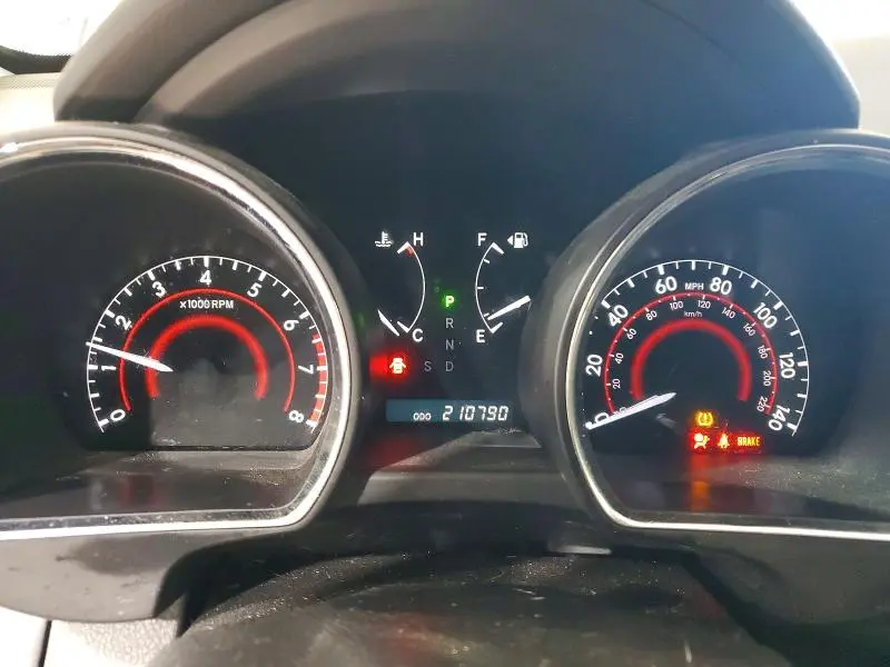 2011 TOYOTA HIGHLANDER SE  