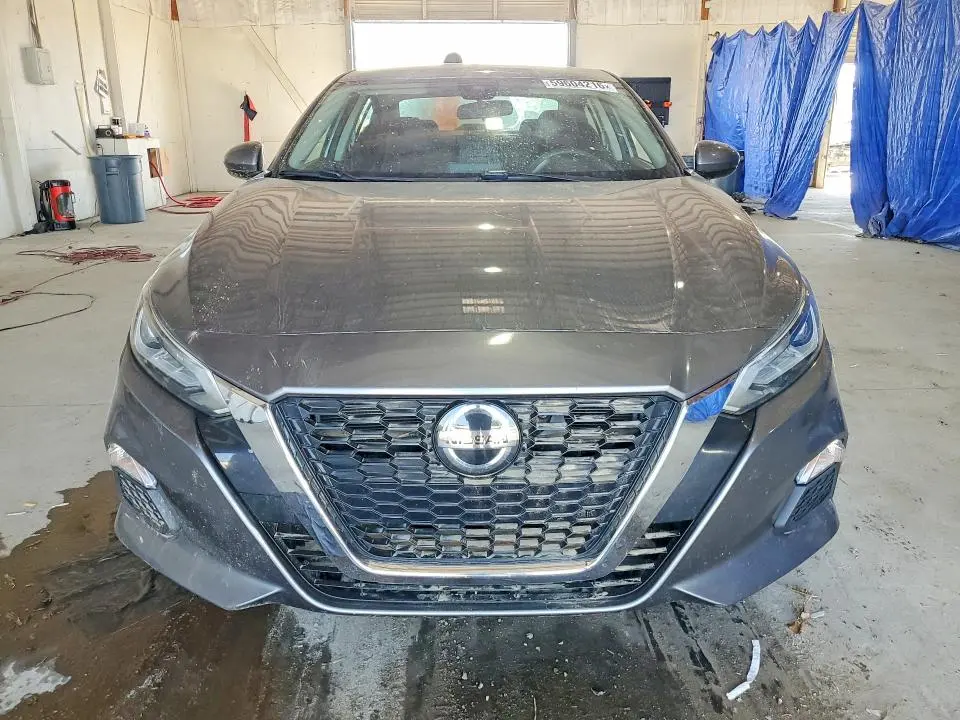 2021 NISSAN ALTIMA SV  