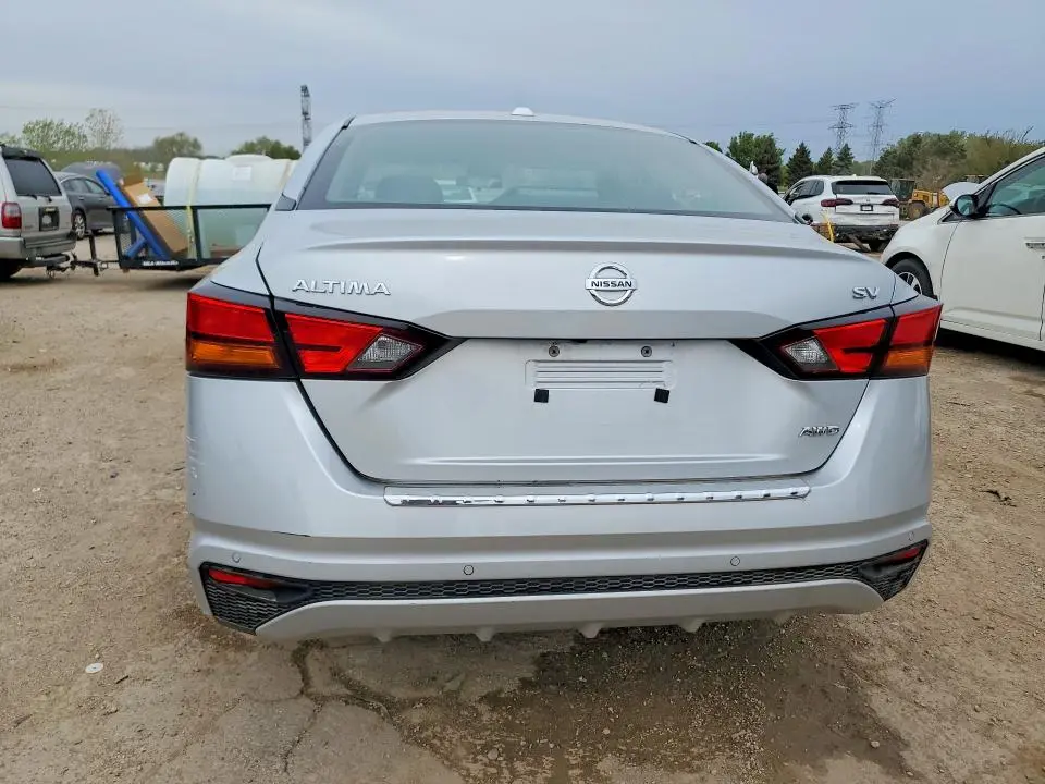 2022 NISSAN ALTIMA SV  