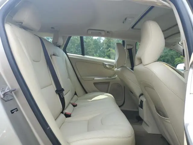 2015 VOLVO V60 PREMIER+  