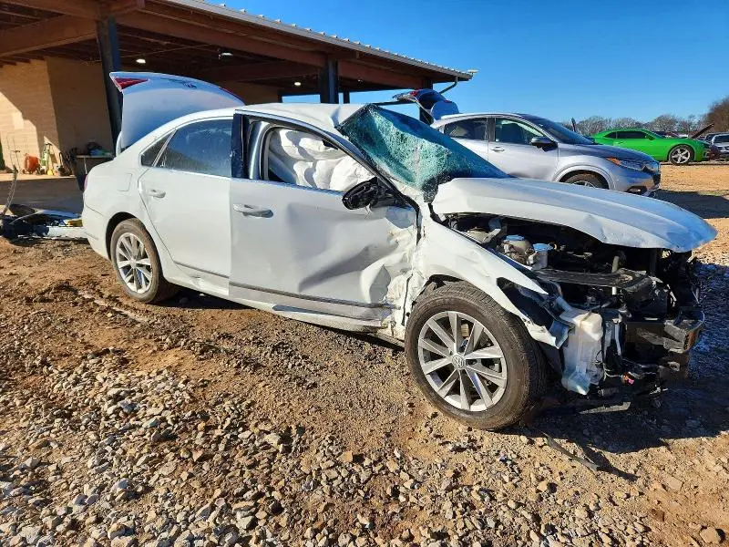 2017 VOLKSWAGEN PASSAT SE  