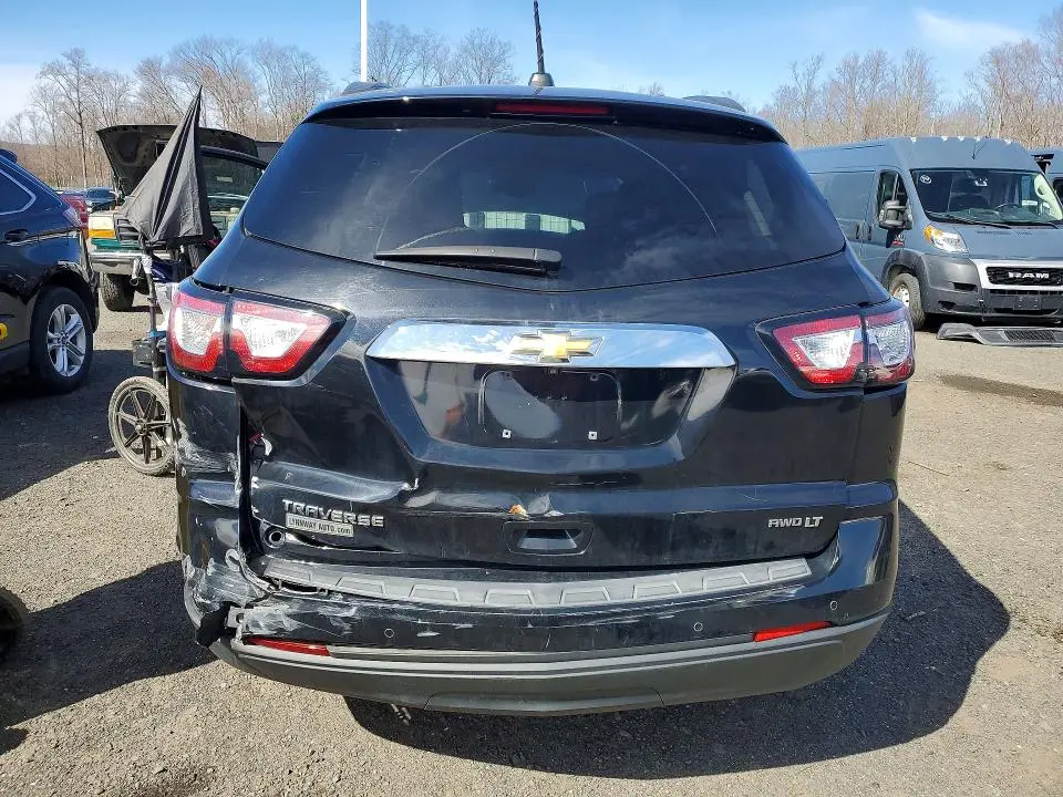 2017 CHEVROLET TRAVERSE LT  