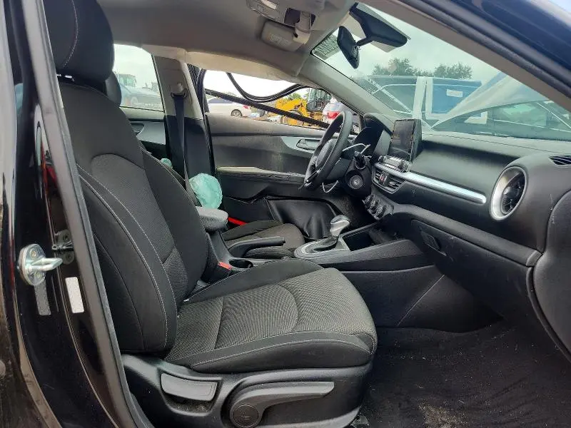 2022 KIA FORTE LXS  