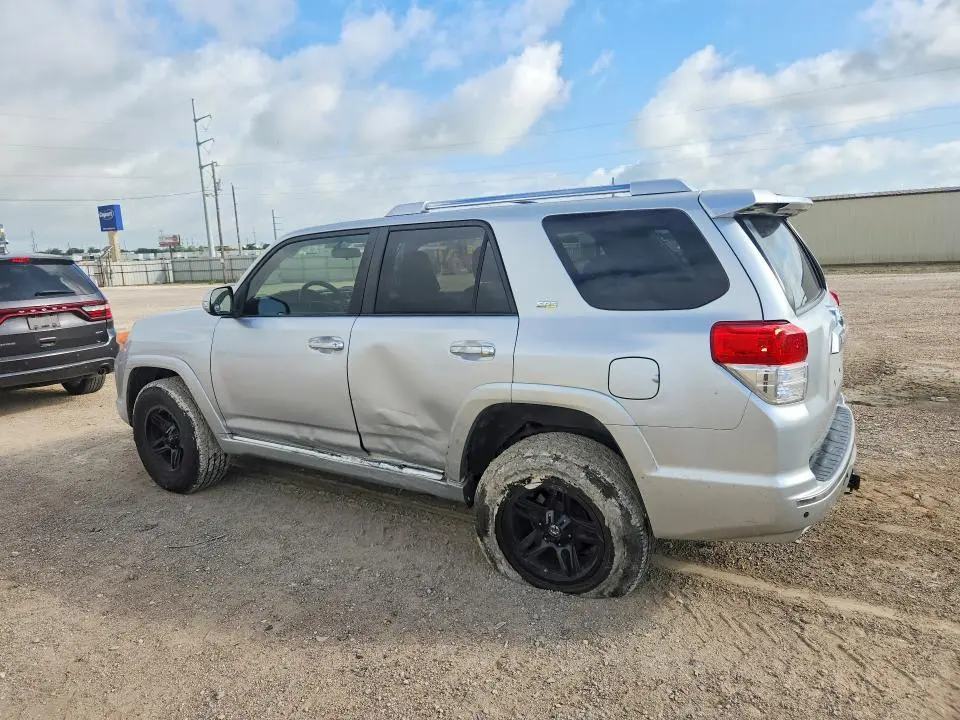 2010 TOYOTA 4RUNNER SR5  