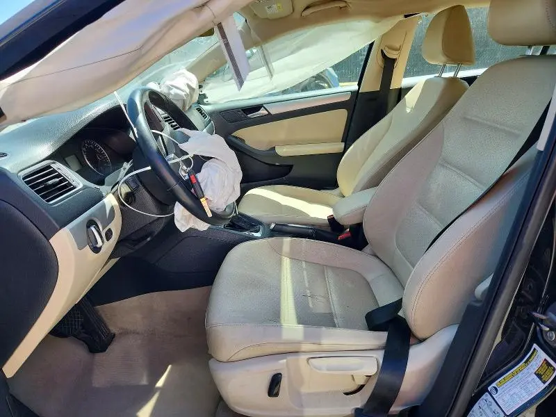2013 VOLKSWAGEN JETTA SE  