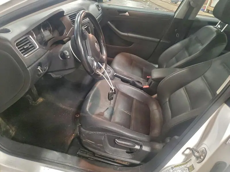 2012 VOLKSWAGEN JETTA SE  