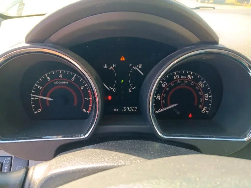 2011 TOYOTA HIGHLANDER SE  