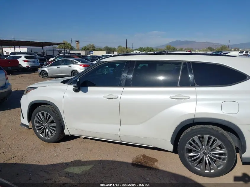 2021 TOYOTA HIGHLANDER XSE