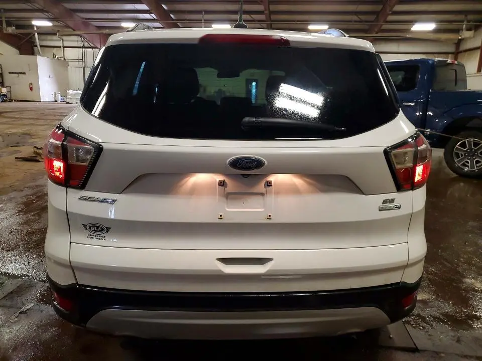2018 FORD ESCAPE SE  