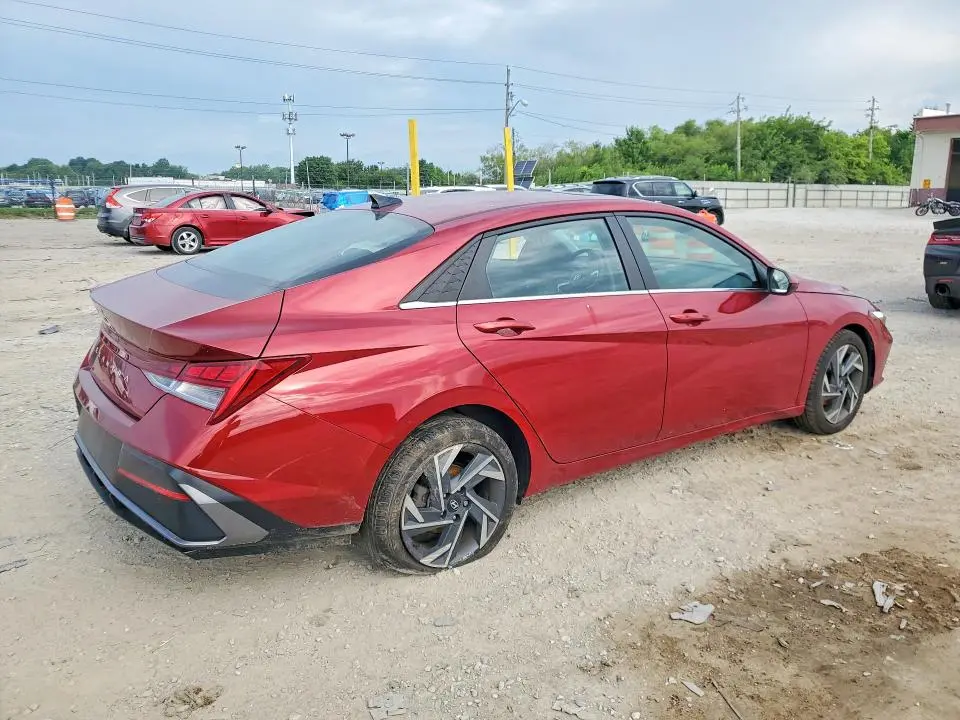 2024 HYUNDAI ELANTRA SEL  