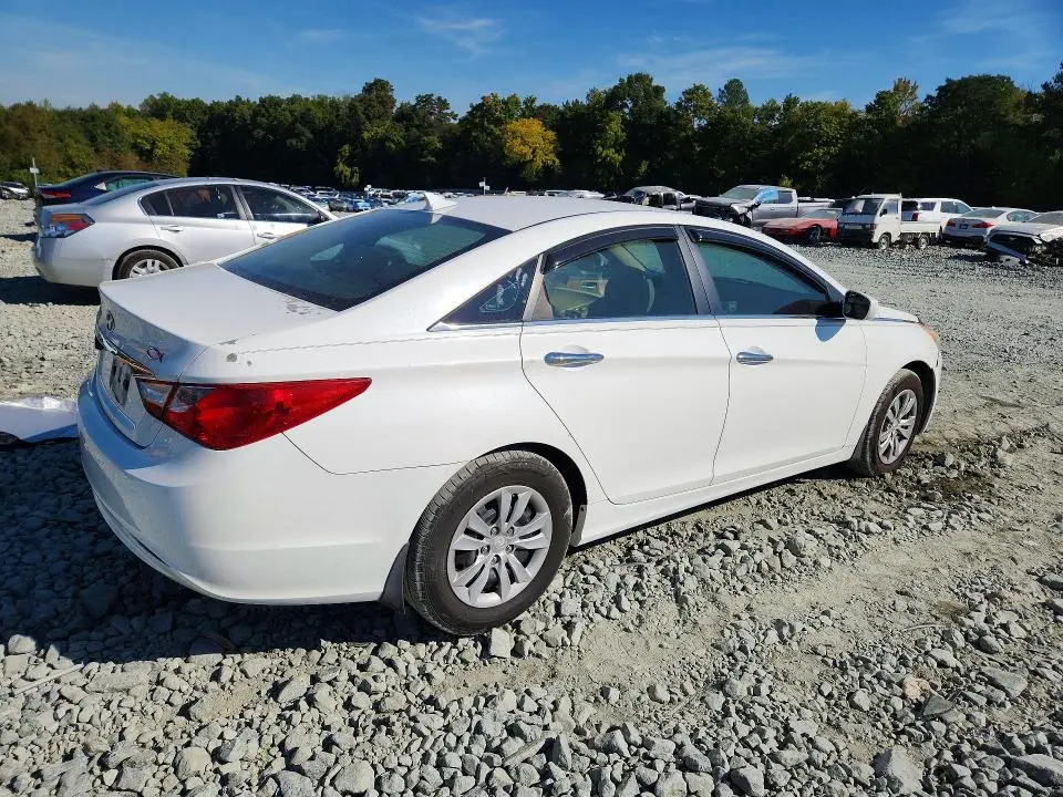 2011 HYUNDAI SONATA GLS  