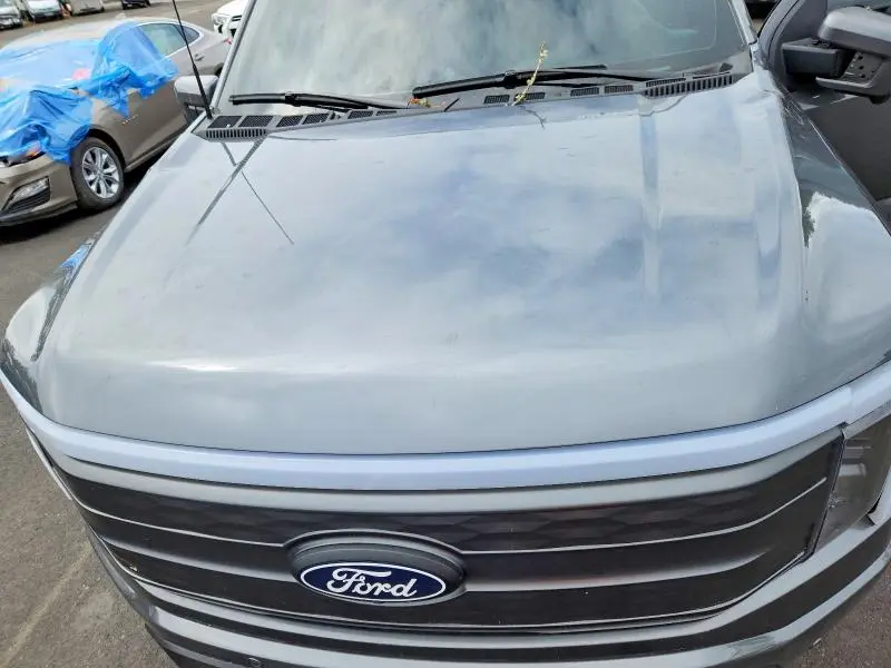 2024 FORD F150 LIGHTNING LARIAT  