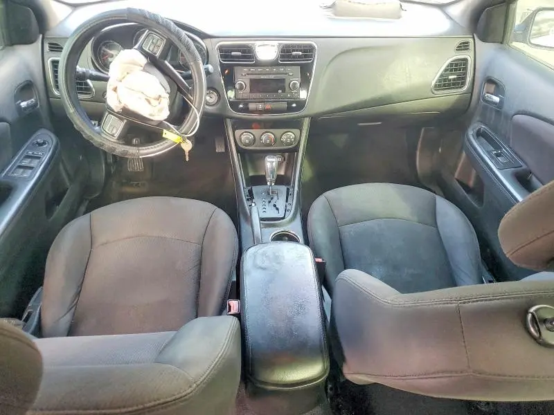 2013 CHRYSLER 200 LX  