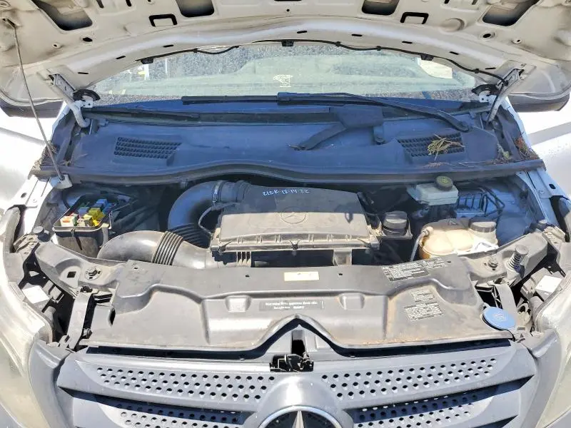2017 MERCEDES-BENZ METRIS   