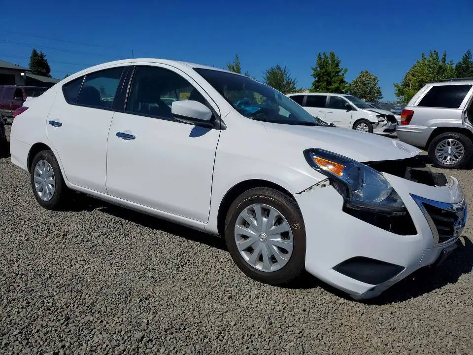 2019 NISSAN VERSA SV  