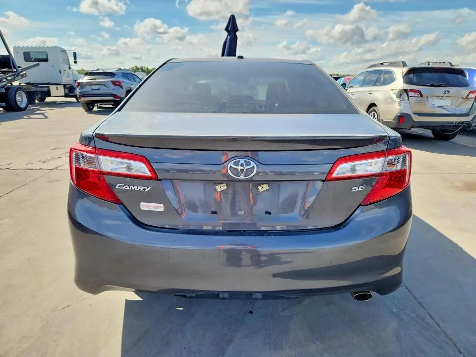 2012 TOYOTA CAMRY SE  