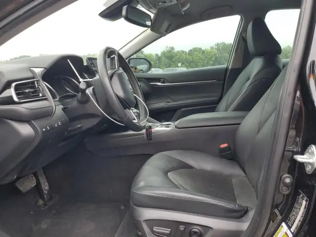 2021 TOYOTA CAMRY XLE  