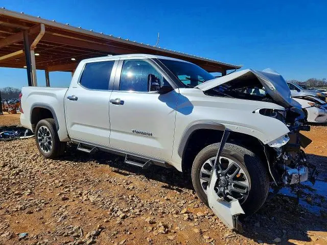 2025 TOYOTA TUNDRA LIMITED V8  