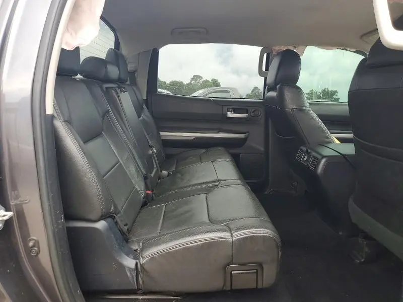 2018 TOYOTA TUNDRA CREWMAX SR5  