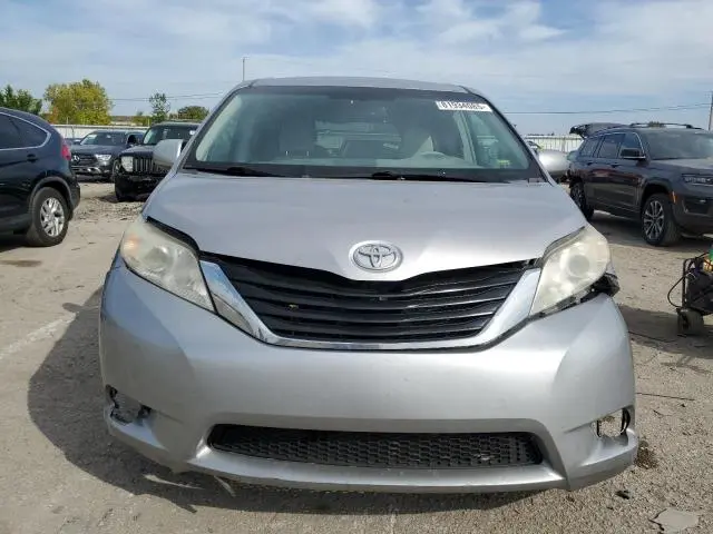 2012 TOYOTA SIENNA LE  