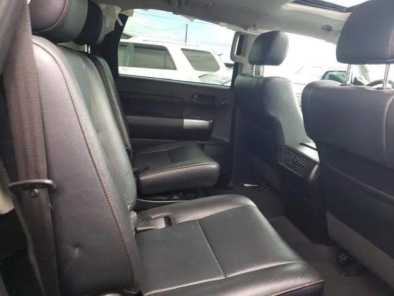 2020 TOYOTA SEQUOIA SR5  