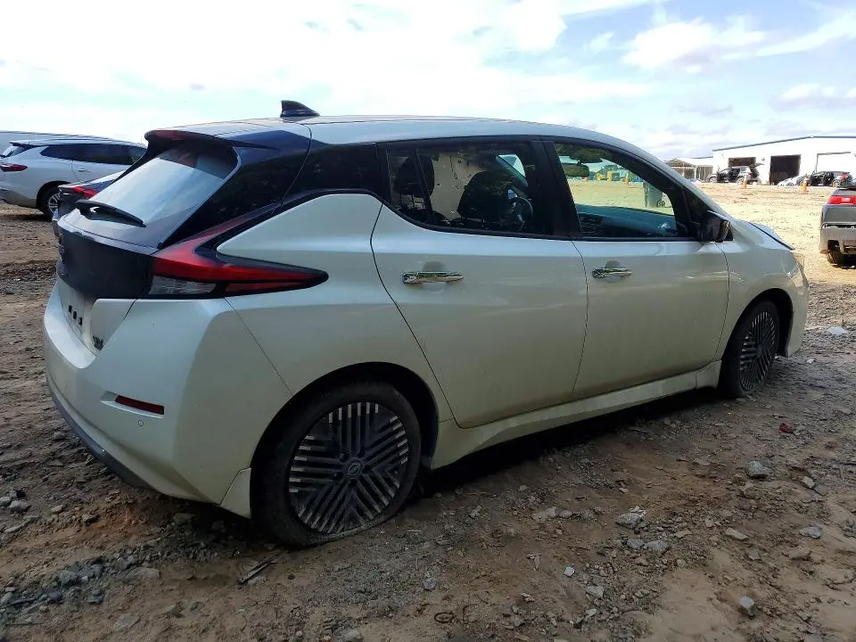 2023 NISSAN LEAF SV PLUS  