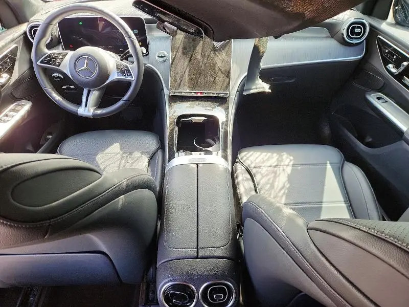 2024 MERCEDES-BENZ GLC 300  