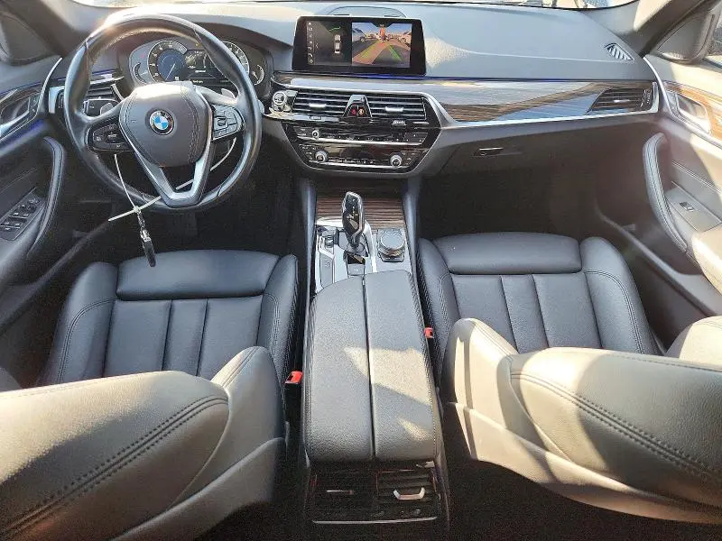 2019 BMW 530E   