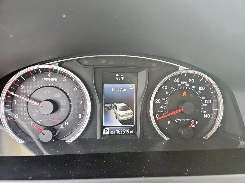 2015 TOYOTA CAMRY LE  