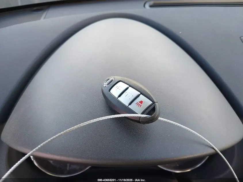 2011 NISSAN ROGUE SV