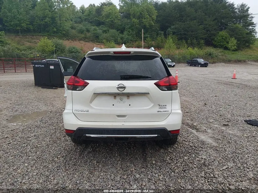 2017 NISSAN ROGUE SL
