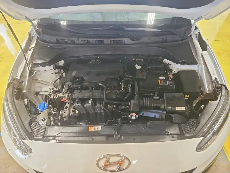 2022 HYUNDAI KONA SE  