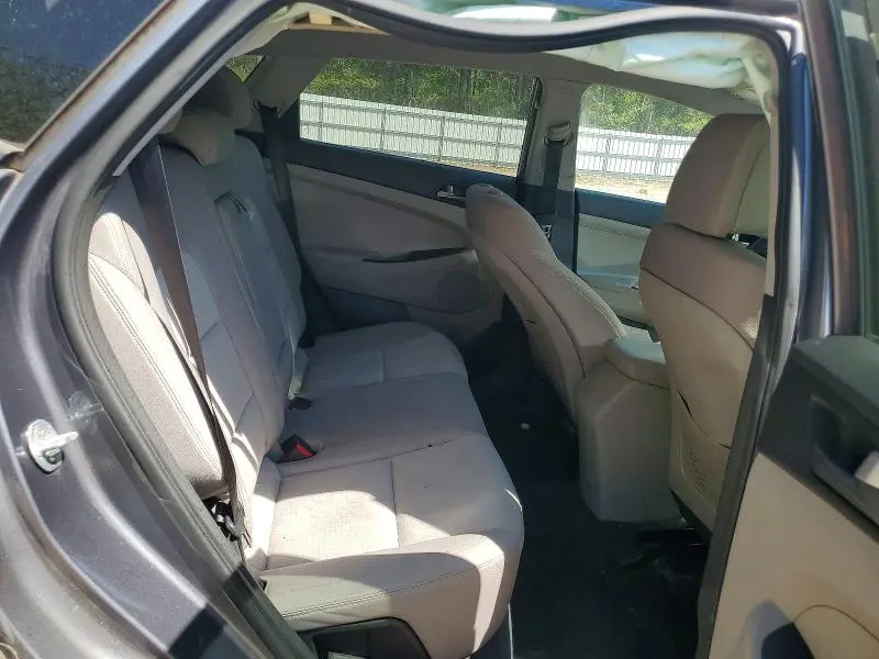 2016 HYUNDAI TUCSON SE  