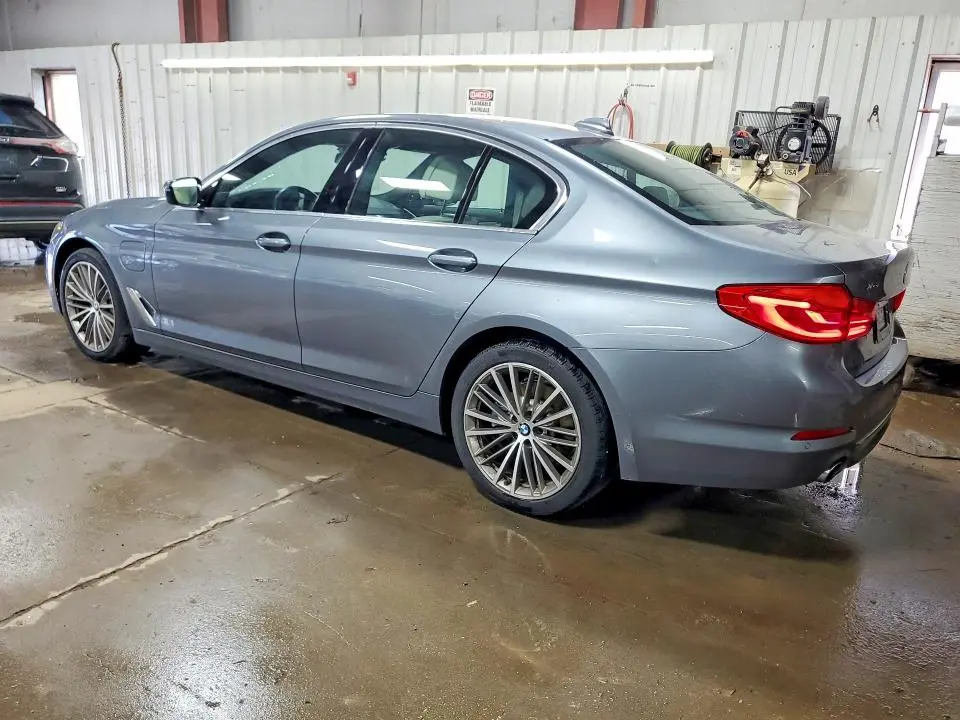 2020 BMW 530XE   