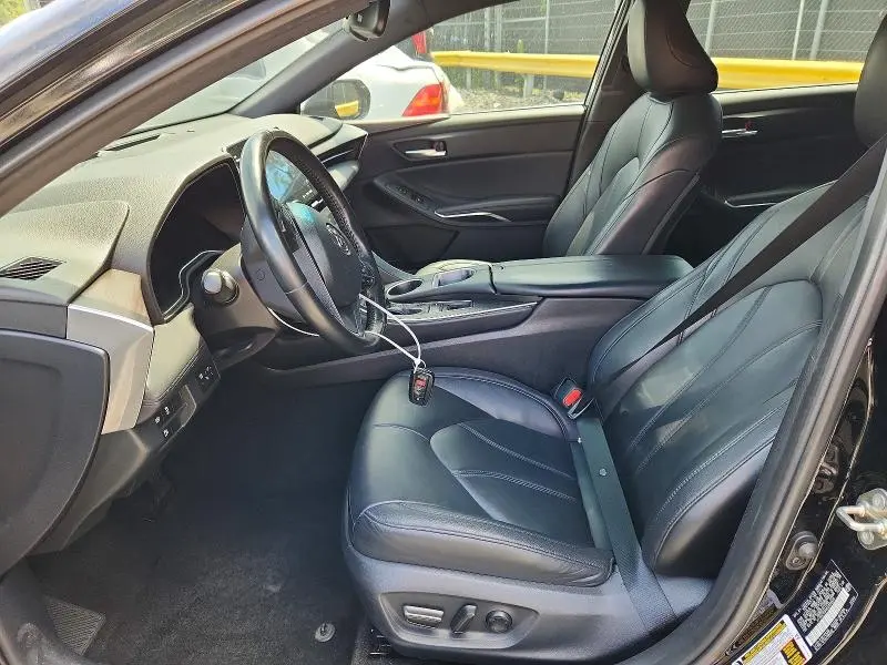 2019 TOYOTA AVALON XLE  