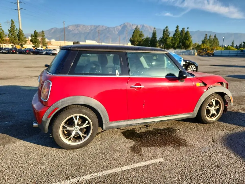 2010 MINI COOPER   