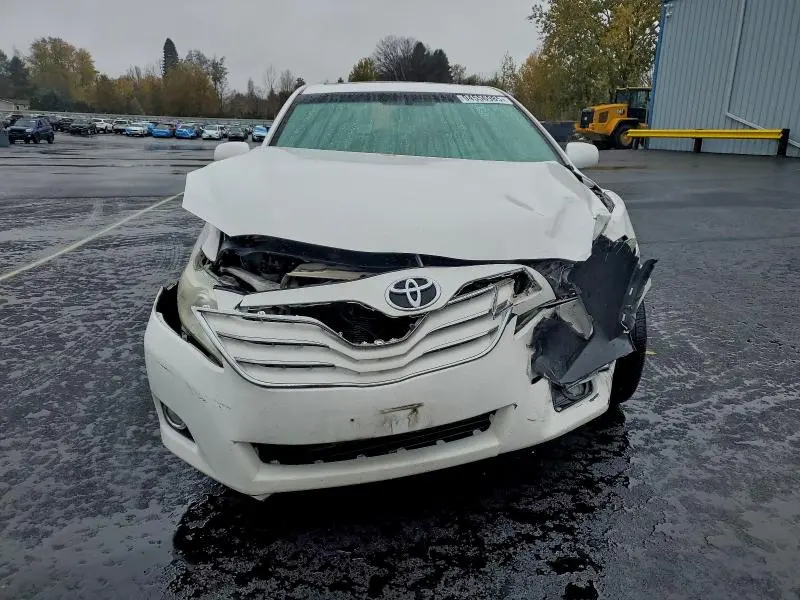 2010 TOYOTA CAMRY SE  