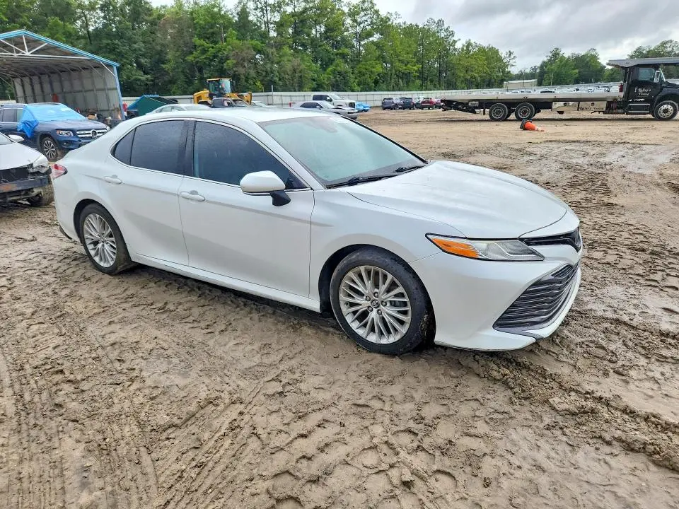 2019 TOYOTA CAMRY XLE  