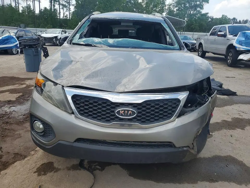 2013 KIA SORENTO LX  